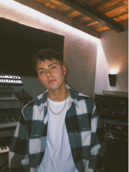 One of presentational pictures of fan campaign