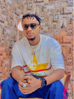 One of presentational pictures of fan campaign