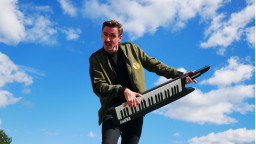 One of presentational pictures of fan campaign