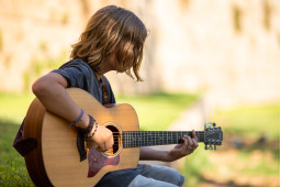 One of presentational pictures of fan campaign