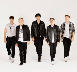 One of presentational pictures of fan campaign