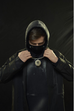 One of presentational pictures of fan campaign