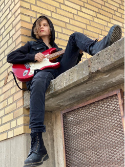 One of presentational pictures of fan campaign