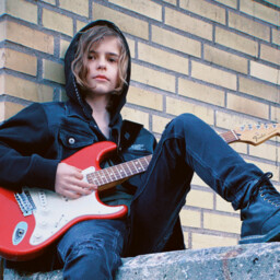 One of presentational pictures of fan campaign